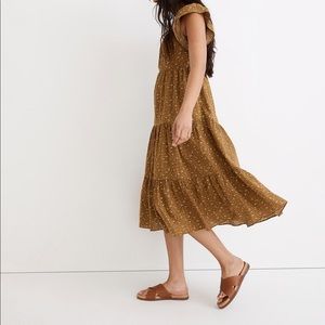 Ruffled sleeve tiered midi dress in daisy stitch